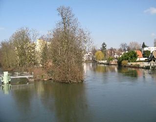Vue vers le Domaine de l ile du Pont du Page